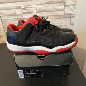 AIR JORDAN 11 RETRO LOW